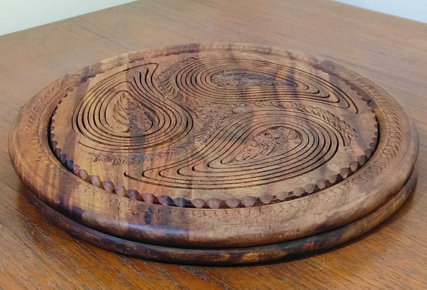 سلة كرزات او فواكه صناعة هندية انتاج الثمانينات مصنوع يدوياً من خشب الجوز الطبيعي قابل للطي
مكاني بغداد ساحة عدن يوجد توصيل لجميع المحافظات


**إذا كنت صاحب هذا الإعلان وتريد حذفه لأي سبب، رجاءا أرسل رسالة إلى الدعم الفني**