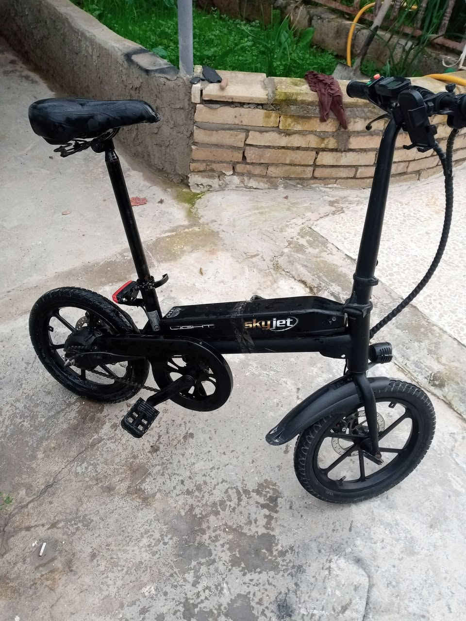 السلام عليكم بايسكل شحن امريكي نظافة 80 /١٠٠ للبيع السعر 250 الف الاتصال بالرقم *********** واتساب
