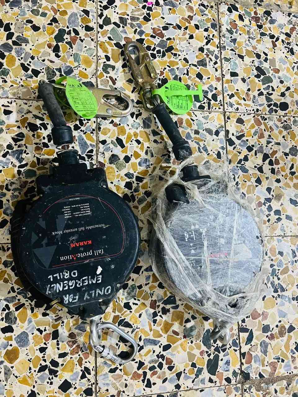 يويو سلامه مرتفعات 25 متر جديد 2 قطعه للبيع سعر راسلني اوتدلل ***********
