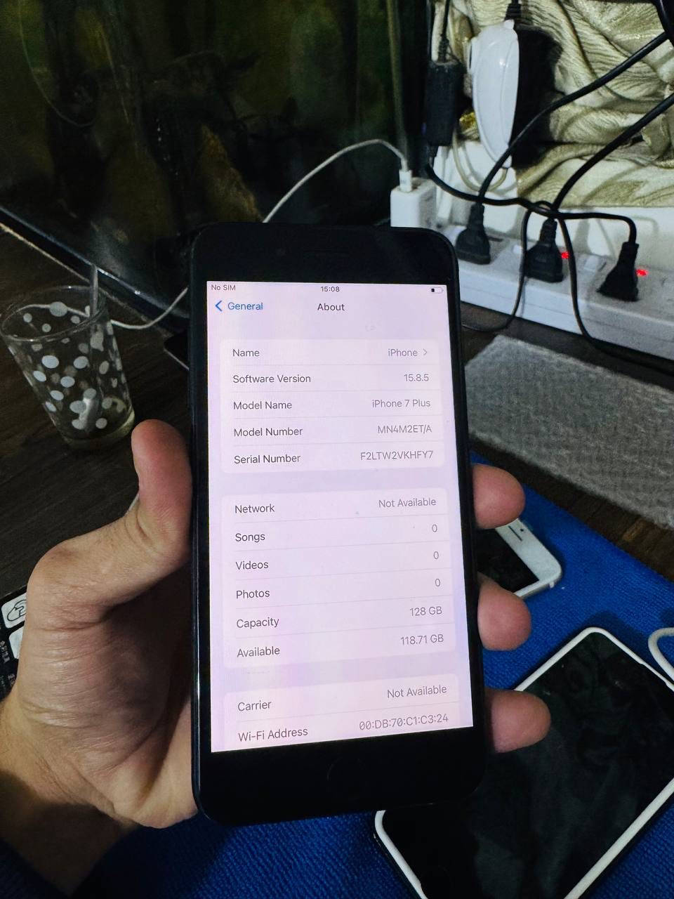 128 

بطاريه 91 

نضافه فول وكله شغال فقط كامره اماميه وسيمكارت بيت السيمكارت بي مشكله الباقي كله شغال 

80 الف وبل عافيه ملاحظة توصيل موجود 

تواصل ***********
