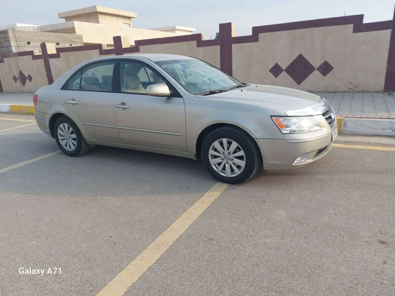 السلام عليكم إخوتي الأعزاء 
للبيع هونداي سوناتا موديل ٢٠١٠ وارد أمريكي ضررها فقط صبغ جامرلغ الأمامي الأيمن بدون دواخل السيارة جديدة رقم شمالي أربيل الجديد سعرها ١١٥ ورقة مكانها بعقوبة للإستفسار ***********
