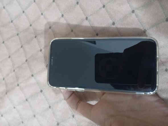 ايفون XS
—————————————
الجهاز بلادي نضيف كلش كلشي ممبدل بي 
نموذج M
البطاريه 77 بلاديه ممبدله
ذاكرته 64
الجهاز كلشي شغال بي بس بي خلل نقاط سود بلكلمره بس من تحطها بورتريه ميبينن 
مكاني بغداد البياع حي التراث 
السعر 170 
رقمي ***********
