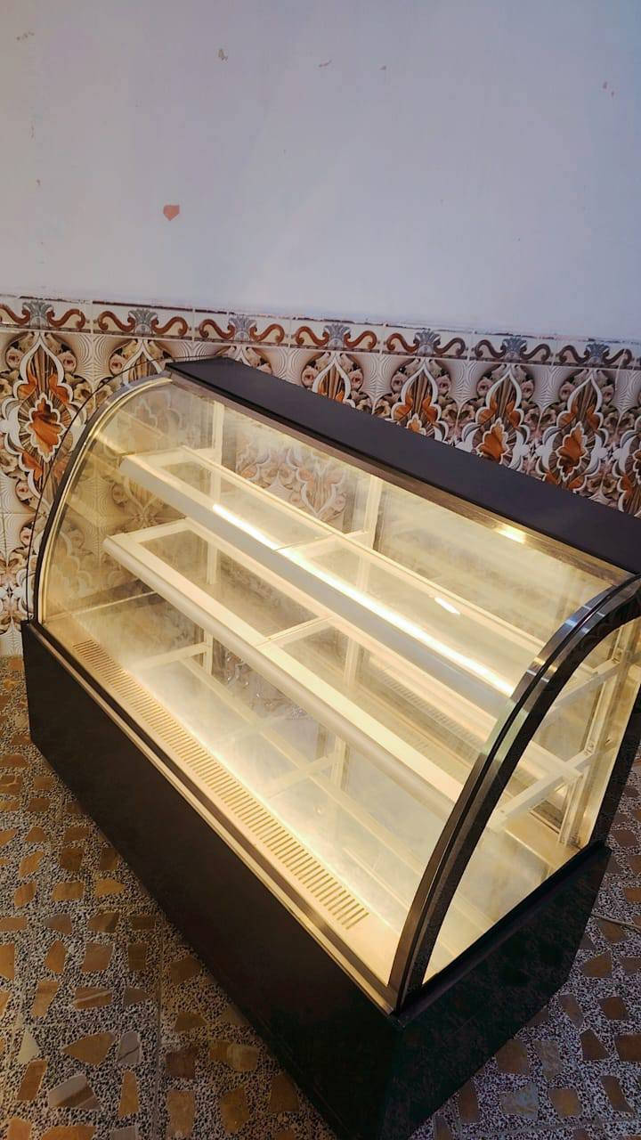 براد كيك إستعمال قليل اخو الجديد للبيع تحكم بدرجة البرودة تحكم الإضاءة للاستفسار  الاتصال وات ساب *********** البصرة الحيانية
