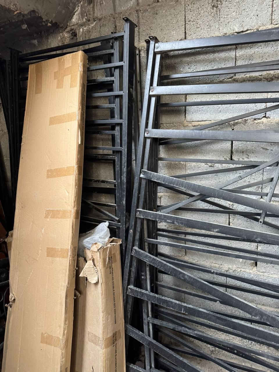 ‏سلام عليكم ورحمة الله وبركاته عندي أغراض للبيع ‏الأغراض مطعم شرقي وغربي الاتصال على هذا الرقم ***********
