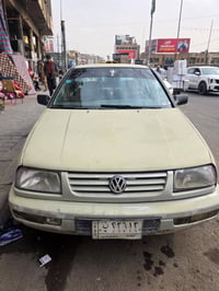 للبيع فينتو 1993 تحويل مباشر  السعر 25 الاتصال 07809766704