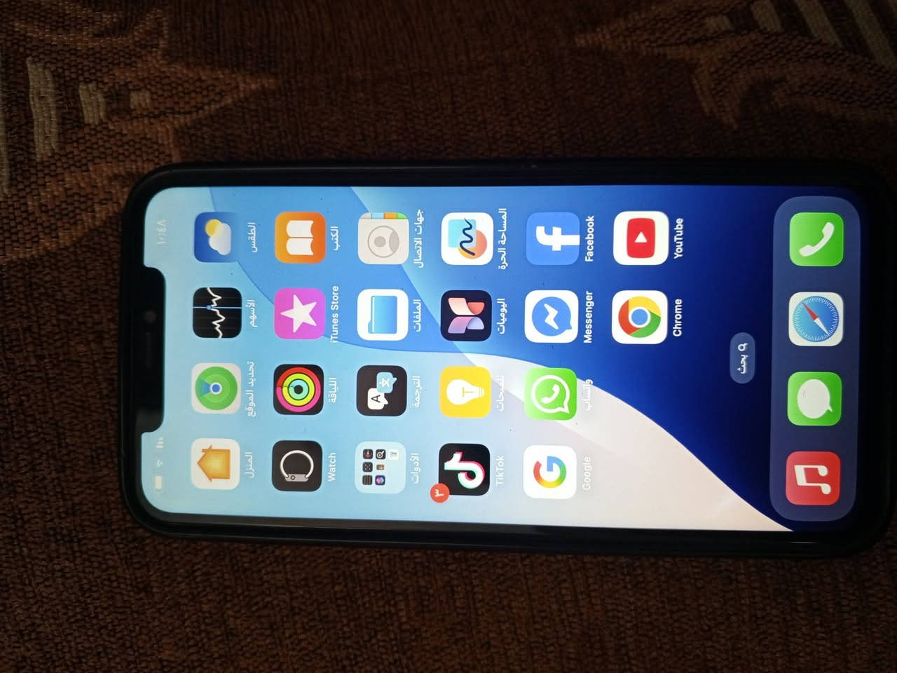 السلام عليكم 
للبيع ايفون 11برو ذاكره 256 جهاز ع فحص فقط بي الضهر مكسور اما لباقي كله شغال سعره 300بي مجال مكانه حي العسكر صويره ***********
