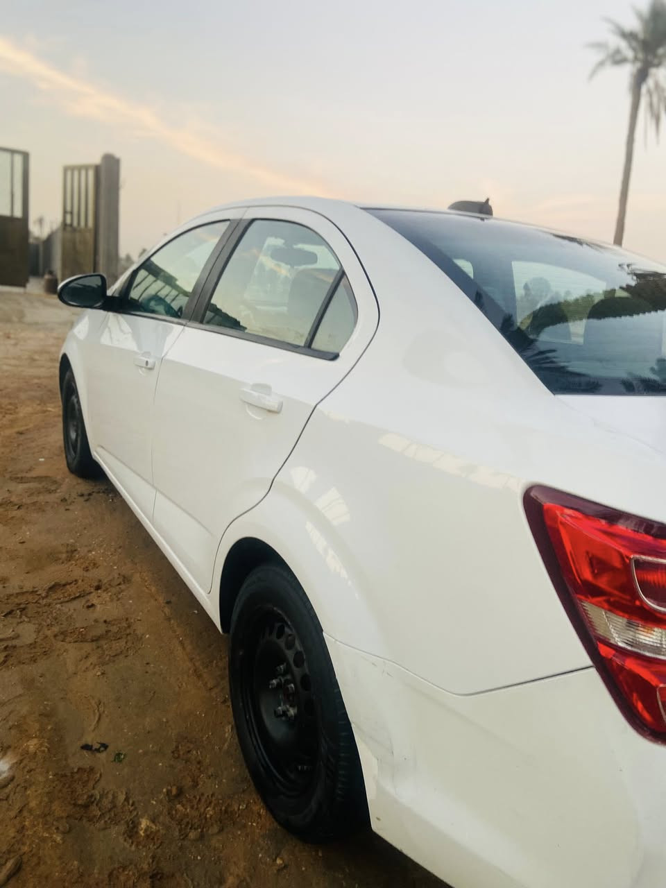 السلام عليكم افيو سونك موديل ٢٠١٧ابسياره نضيفه حيل بيه شبر بل جاملغ والبنيد  شاشه كامره سنتر لوك كير مكينه خير من الله حداديه جديده رايده ٨٥مكانه بابل جزائر ***********
