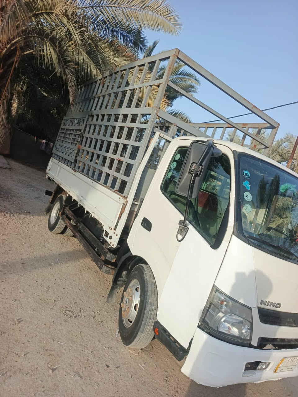 هينو انكر 300موديل 2019 مكفوله ماعدا شخوط في باب العبري السعر 165$وبيه مجال حك الجيه ***********
***********
