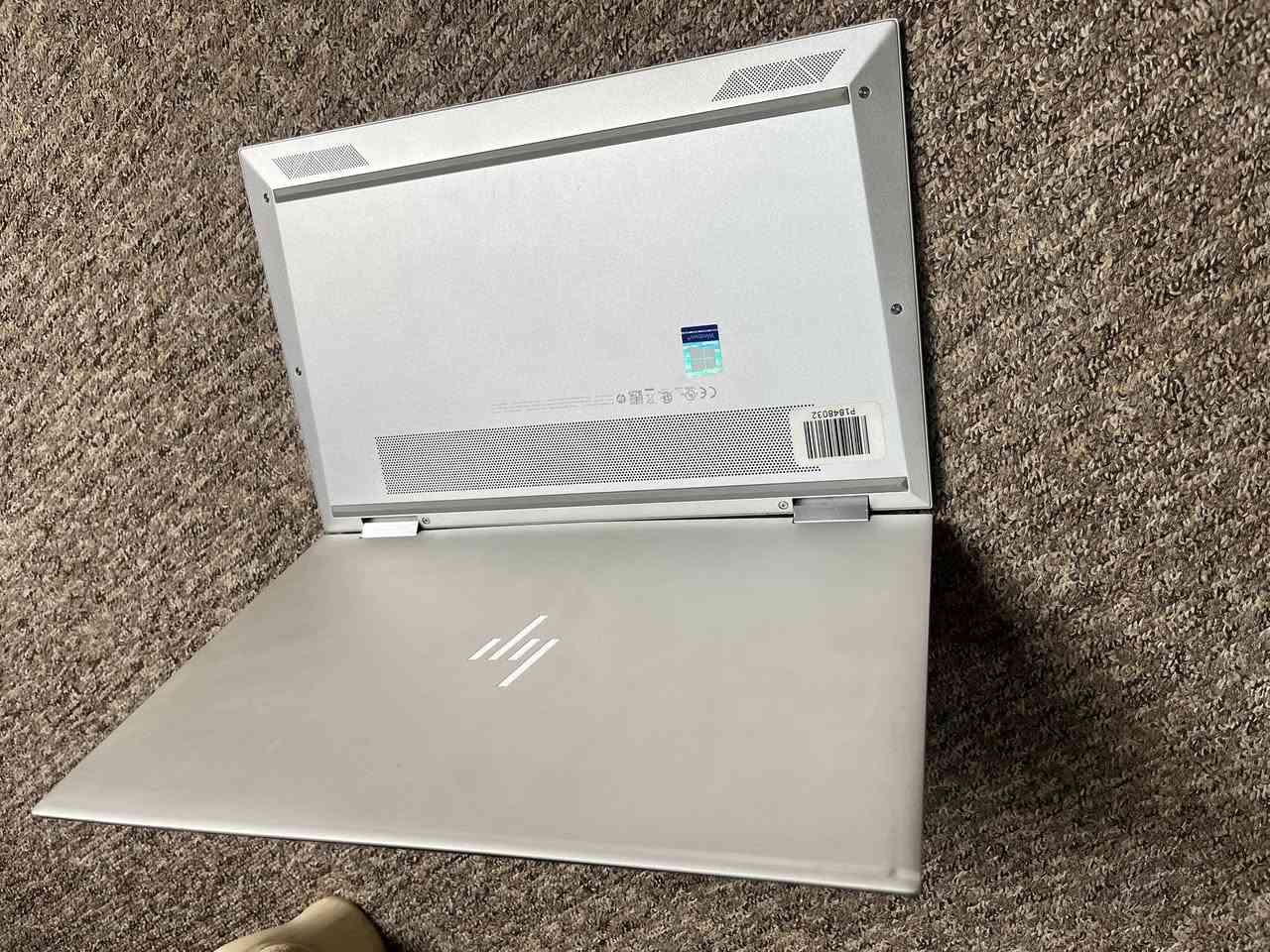 حاسبه  HP للبيع  تصير ايباد مشتريها لغرض الدراسه وما استعملتها ابد يشهد الله قليل كلش وماعرف الها مواصفاتها موجوده بل صور سعرها 425 قفل
 للتواصل***********
