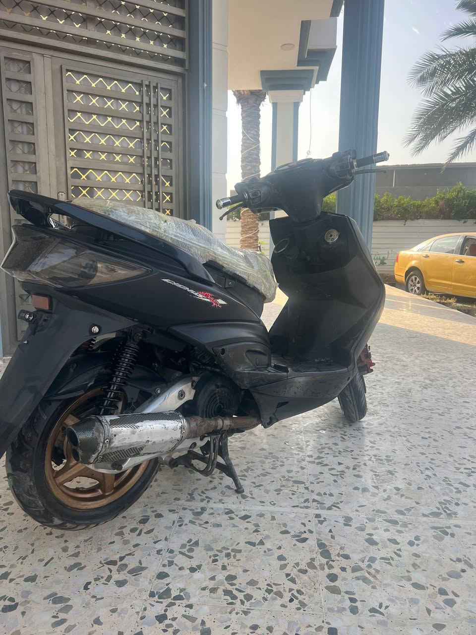 سكنس فحل كابريتر140 دراجه كامله من كلشي كلشي شغال وكله بلادي من جاملق لامامي للخلفي دراجه رنبه نزلتها قبل سنه دراجه مضلل مازدات تايرات جدد دراجه مفوله شوفت عينك نكره بكل وقت سلف وهندر السعر 650 تواصل خاص او تصال***********+وتساب العنوان بغداد التاجي
