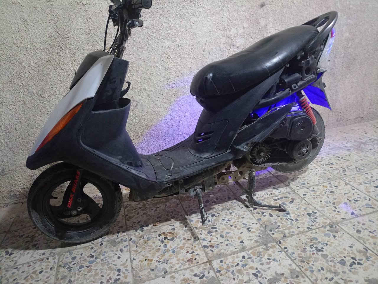 السلام عليكم ماكس عدله للبيع دراجه كامله ما بيها اي نقص مكينته اول  بارحه كابريتر جدجد ملف جديد كويل جديد ويال جدجد كور جديد شلعه معدل شكد الكاعع شغال سلف نقصه قبغ هندر فقط السعر 400 وبيه مجال مكاني سبع البور شارع بلقيس متواجد خاص 24 ساعه ♥️👍🏼


**إذا كنت صاحب هذا الإعلان وتريد حذفه لأي سبب، رجاءا أرسل رسالة إلى الدعم الفني**