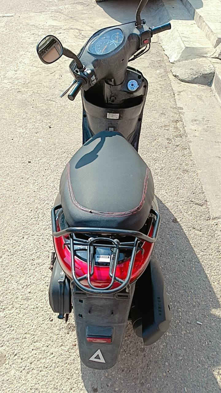 السلام عليكم دراجه اكزز ياباني نوزل
الدراجه جديده احلى من الصور والله مكفوله كفاله عامه كلهه شغال الدراجه كفاله تجي تفحص وبخدمتك سعرهه900وبيهم مجال لطيبين اتصل وخادم مكاني بغداد الشعب  اوراقهه كامله
***********
