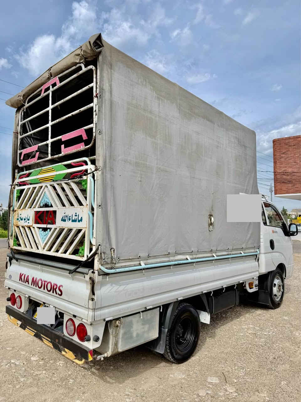 كياء 4000 
موديل 2021
سةنەوى 2031
كاملەجةمجەو جادري لەگەڵە
80000 رۆیشتیە 
0750 742 88 63 Singapore
