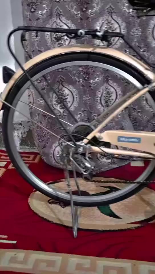 سلام عليكم بايسكل بناتي للبيع رايده 130بي مجال للطيبين هاذ رقمي.  ليحب  ينتصل 
***********
