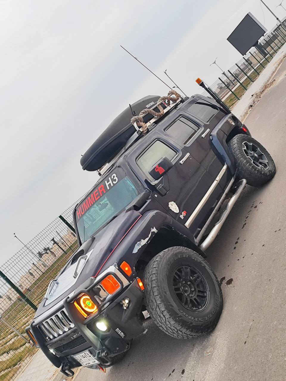 همر H3 
موديل 2008 
رقم بغداد تحويل مباشر مشروع وطني محرك كير مكفولات تبريد تتفئه حداديه جديده باتري جديد تخم تاير سستم كامل فول مواصفات 
فور ويل دمام شاشه كامرات 
السعر 70 ورقه بيها مجال شي قليل 
السياره مصبوغه عام 
هاتف *********** 
مكاني كوت مركز مدينه
