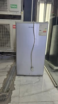 ثلاجه • ٥ قدم • نضيفه قابل تفاوض