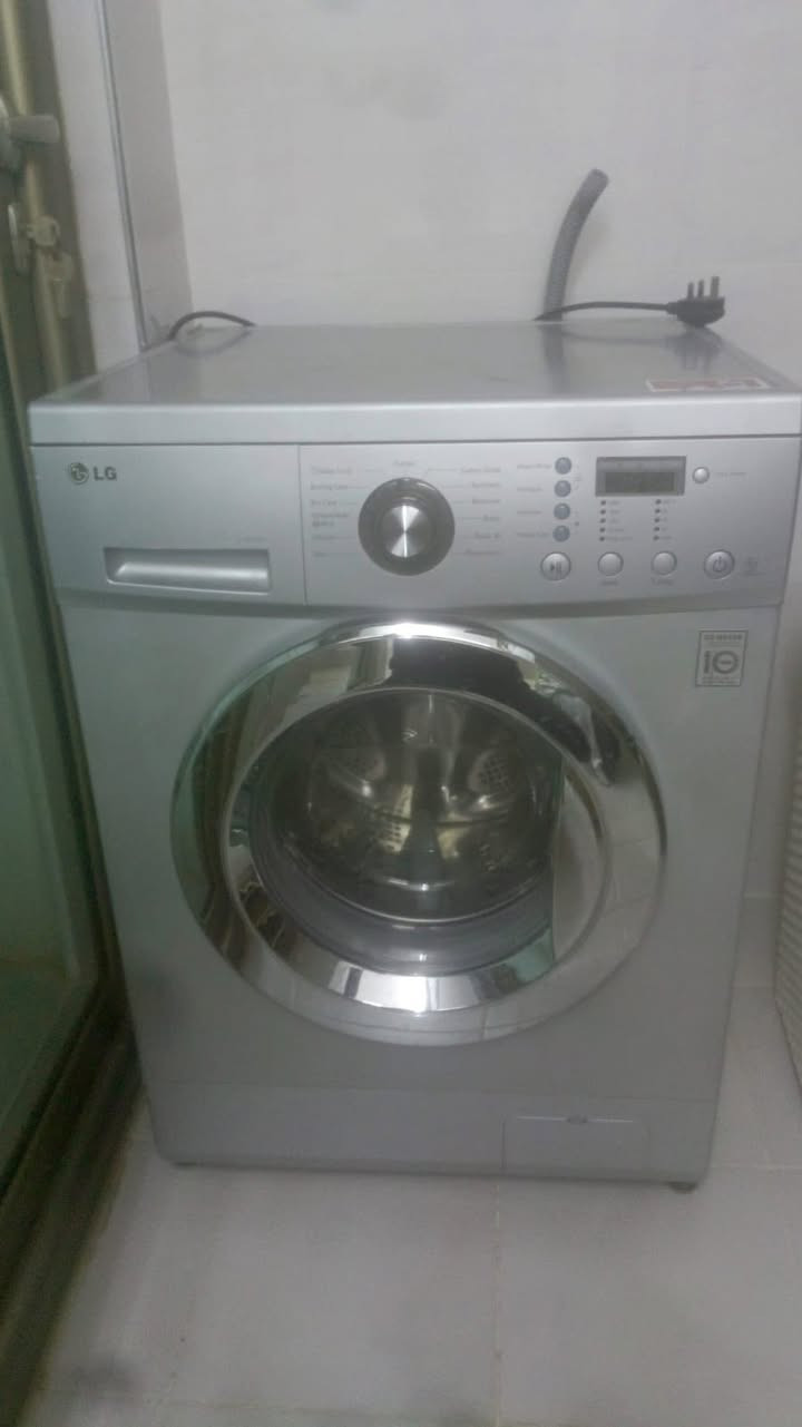 سلام عليكم اخوان غساله LG للببع اخو جديد بس يحتاج كارت k8 الي يريده يتواصل عل هاي رقم اخوان عل انترنيت ممتواجد 
***********
