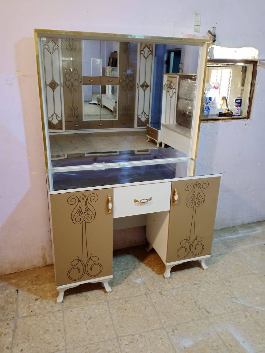 غرفة تركي ٩ قطع شرط النضافه ***********، سعر 750
