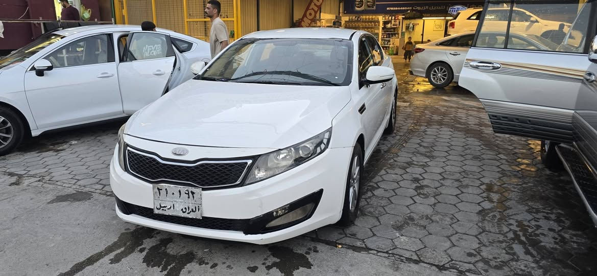 السلام عليكم
ابتيما مديل 13 الون ابيض صدفي 
أربيل سنويه منتهيه
نص فول  محرك 2000 دوش 
ماشيه 240 ع ايدي
السياره خليجي بيهه مكانين بارد 
بدون صبغ والقماره بيهه حالوب بسيط 
المكان النجف 
السعر .110.
نجف ....***********
