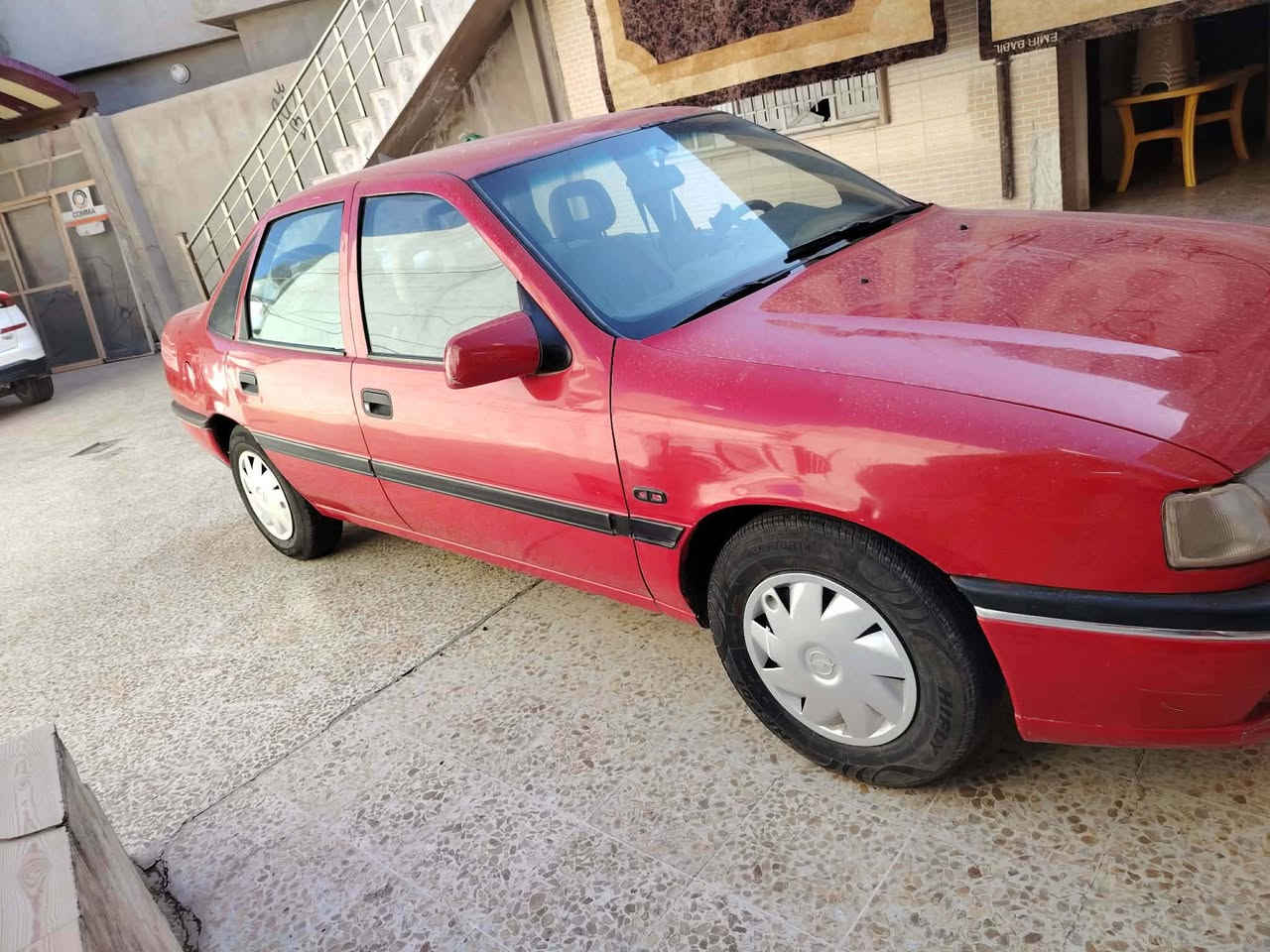 فكترا حجم 16
كيرمحرك جديد + لاصرف ولا نفخ 
سيارة بدون صبغ +بس بونيد بخ 
موديل 1990
تحويل وكالة+هزه سنويه جديد 2030
سعر 37 بي مجال
***********
