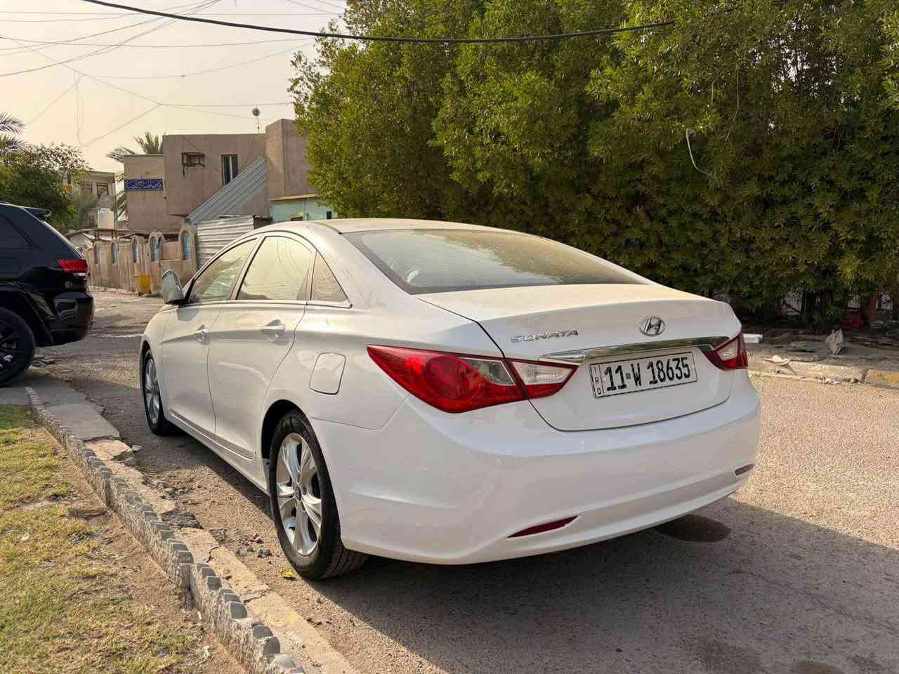 سوناتة 2012 خليجي
سيارة جاهزة ما بيهة نقص
بيهة صبغ حزام من دون تكم وقمارة
موصفات مري شفط ويل جبير وباقي الموصفات معروفة 
مكاني بغداد العامرية 
السعر 99 ورقة 
رقمي *********** بغداد, العراق
