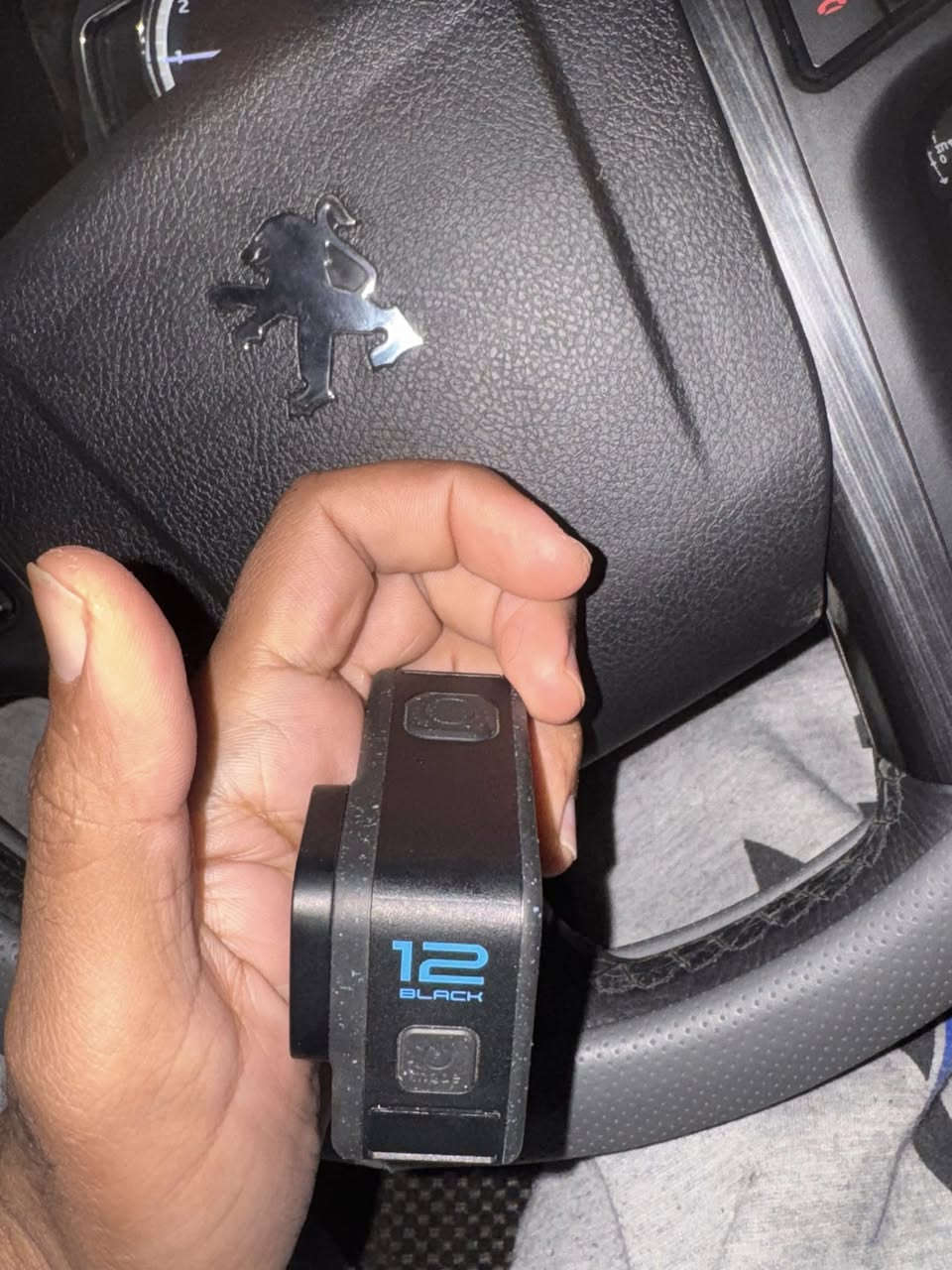 كاميرا GO PRO 12.  للبيع
كاميرا جديده جديده جدا مصوره بيه فقط 4 مقاطع و عفته ع وضع شركه كامله وياهه كت اكسسوارات كامل جديد هو وحقيبه ماته 

 سعر 450 الف وبيه مجال بسيط 

مكاني بغداد هياكل الغزالية

***********
