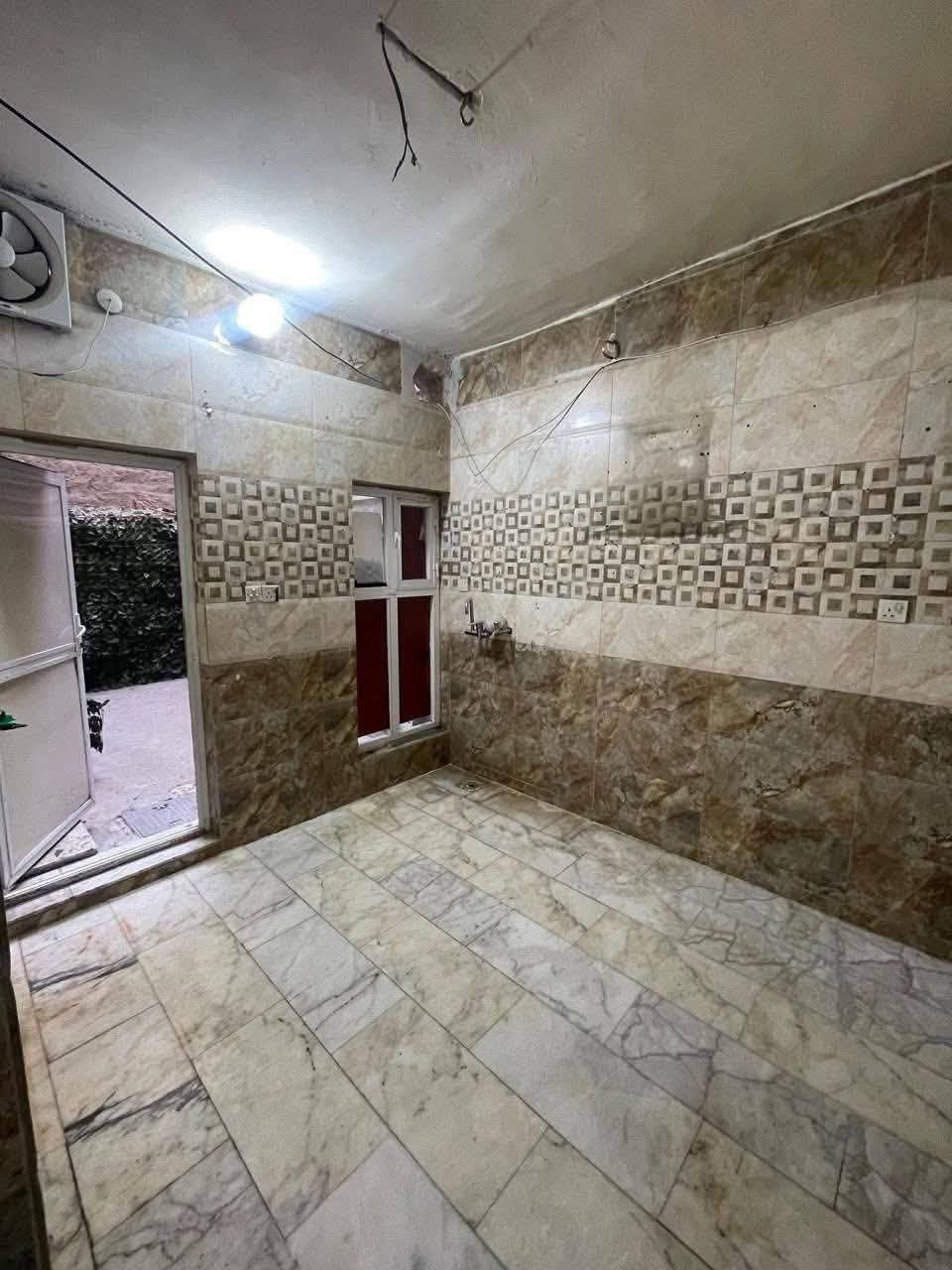 للأيجار في # السيدية 📍
مشتمل طابق ارضي 150 متر يصلح سكني او تجاري 🔶

*معزول عزل تام ✔️

يحتوي على 2 نوم وصاله ومطبخ وخدمات ⤵️

* يصلح ان يكون عائله  او طالبات * او تجاري مثل مخزن او مركز تجميل او مكتب محاماة او ما شابه ذالك من امور تجاريه ✅

الموقع السيدية الضباط ✅

___________________________________________
للأستفسار اكثر تفضلو بزياره مكتب الطائي للعقار 💎

السيديه شارع المركز عماره شركه السراب للمطابخ ✔️

او الأستفسار ع الارقام ادناه 📞↘️↘️ (متوفر واتساب )📌🔛

***********

 #السيديه #للايجار_____في_____السيديه #ترندالعراق #عقارت_بغداد #لـلـــبــيـــع
