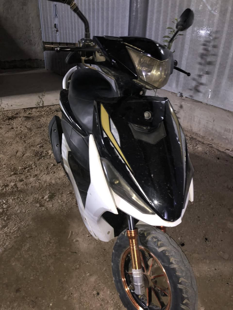 دراجه fs للبيع كاملة من كلشي نقصها بس باتري كولشي شغال سعرها ب٢٧٥ مكاني بغداد المشتل
 تشغيل عن بعد


**إذا كنت صاحب هذا الإعلان وتريد حذفه لأي سبب، رجاءا أرسل رسالة إلى الدعم الفني**