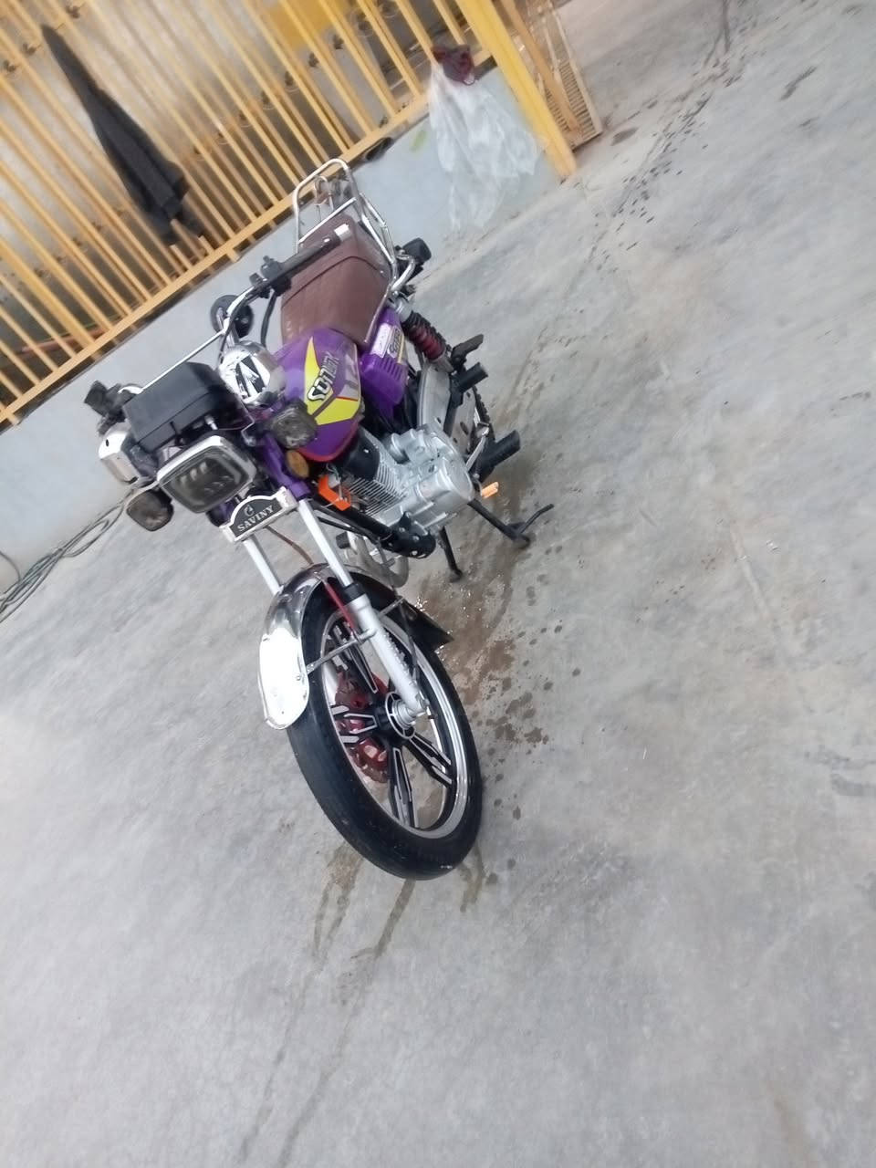 سلام عليكم دراجه للبيع موديل 23 مكفوله كفاله عامه أوراق كاملة مكمله مابيه اي نقص  محرك مامدود عليه مال جناي اسبانه السعر 525 وبيه مجال بسيط حك الجيه ما متواجد خاص اتصل على رقم ***********
