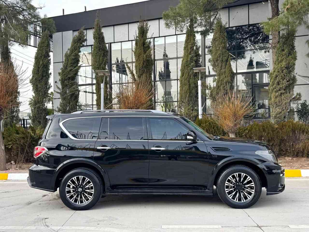 بسم الله الرحمن الرحيم  

نيسان  ارمادا   وارد امريكى  2017     فول ماعدا  فتحة  🖐️

🔴 سياره   بس  جملغ  خلفى  سايق  صبوغ  🖐️

🔴 كير و محريك و صدر  كلة  مضبوطة  شرط
🔴 سنوى   بسمى   
🔴   مواصفات  فول ماعدا  فتحة
{ بصمه - كاميرا - حساس - ستيرن كهربائى - سنوق شفط
- كشنات هيتر - 7 راكب - داخل مشمشى - فورويل }
-----------------------------------------------------

🔴  سعر        188  💵
🔴  مكان      سليمانية  🌇
🔴  رقم       *********** ☎️
----------------------------------------------------- السليمانية, العراق
