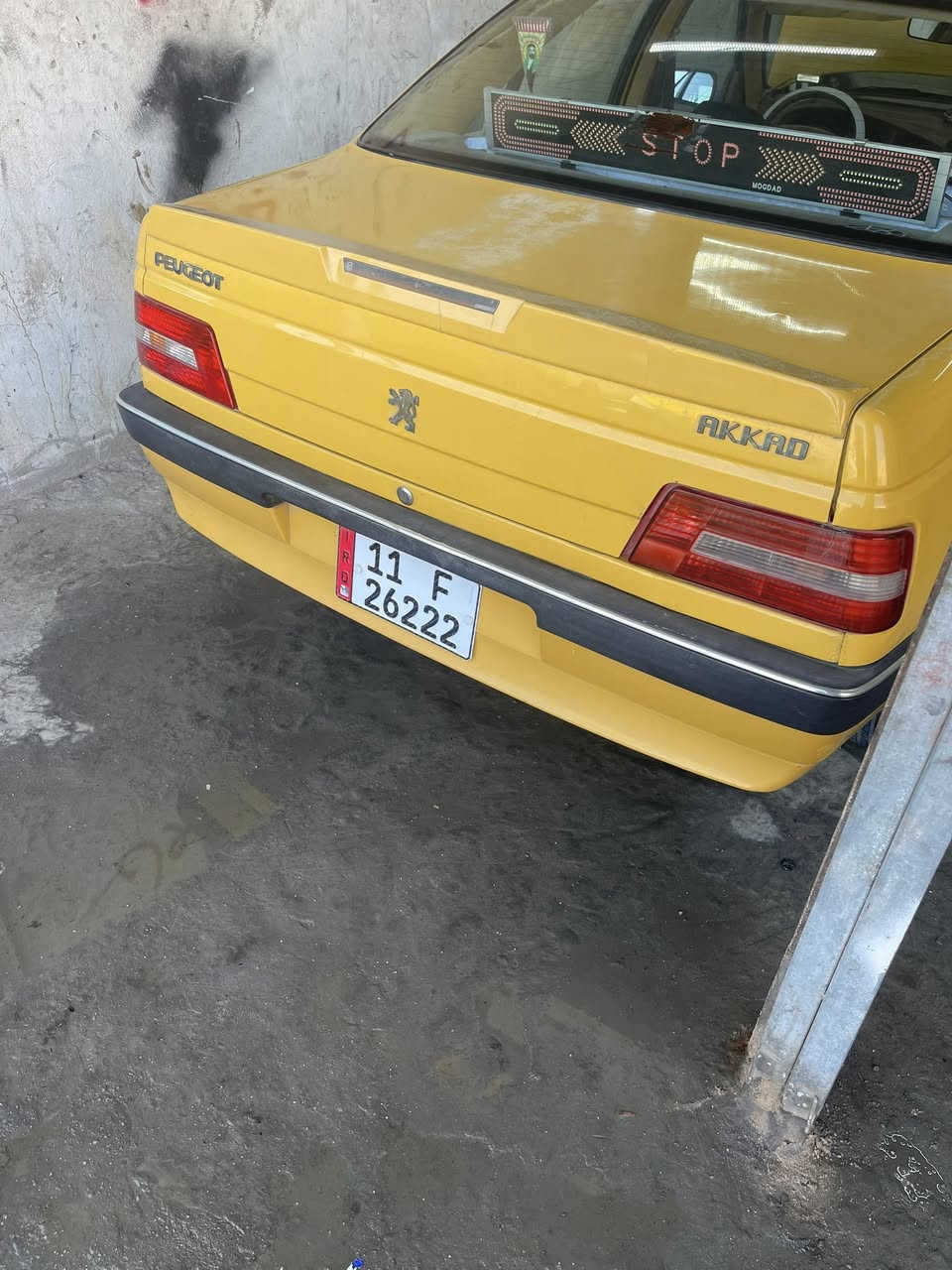 سلام عليكم شباب بيجو لميس مديل 16 
السيارة بيهة مكانات بارد فقط بيهة جوة البكلايت الايمن صبغ فقط مثل ماواضح بل صورة 
كير مكينة خير من الله تبريد تدفىة شغالات صدر خير من الله السيارة رقم انكيزي بسمي السعر 46 
رقمي بي واتساب ***********
