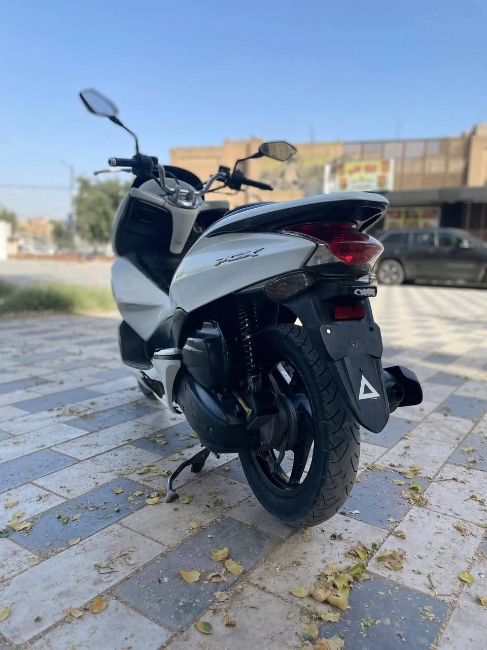 السلام عليكم للبيع الجيل الول ياباني بغداد الشعله ب مليون و 300وبيهة مجال***********

