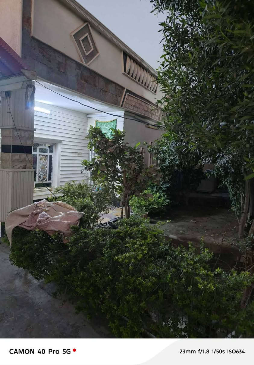 بيت طابو صرف مساحه بالسند ٢٢٠ واقع حال ٣٠٠ طابقين بناء طابوق السطح صب مسلح اربع غرف نوم استقبال ٦في ٤ مطبخ ٥ في ٤ كراج يشيل ٣ سيارات حديقه ينبني بيها بيت السعر 122مليون وبيه مجال الموقع حي العسكري قرب السفينه الشارع الصب ٤٠ متر عن السايدين مدخل المدينه قرب ام كشه الاستفسار ***********
