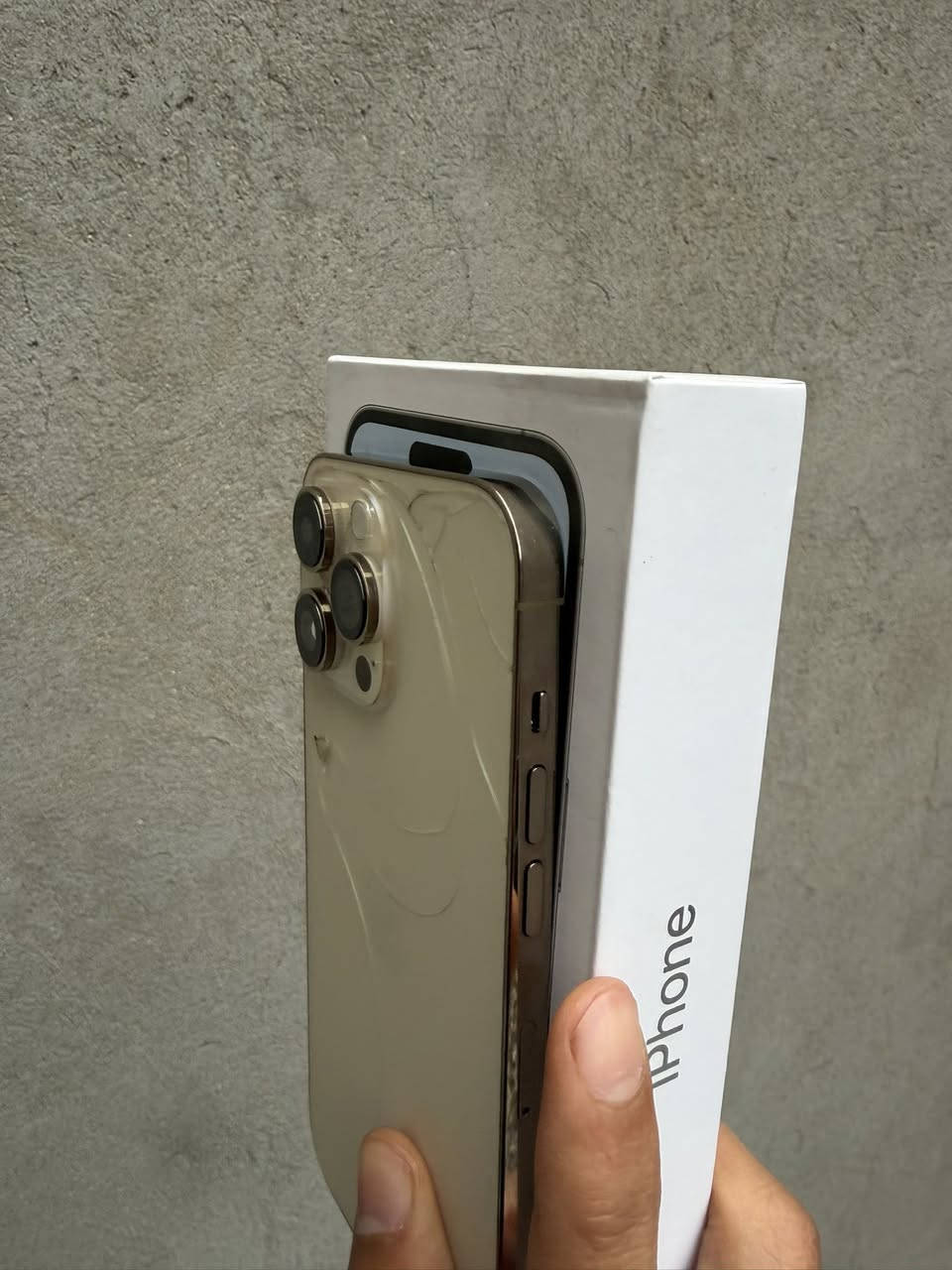 ايفون 14 برو ماكس ذاكره 512 بطاريه 84 الجهاز شرق اوسط عربي AAA ملحقاته كامله فقط الضهر مالته مكسور يتبدل ب25 الف بس اني عايفه بلادي افضل السعر 825 الف وبي مجال حك جيه مكاني بغداد
‭0774 352 4973
