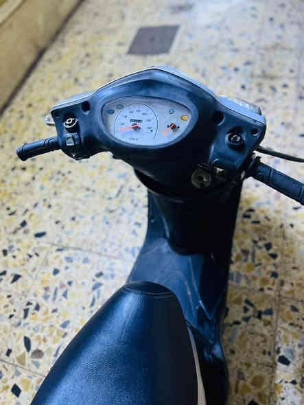 دراجه بريز بغبغاء دراجه بحال الوكاله صار 10 ايام من نزلت من الرمبه كفاله عامه سعر مليون وبيهة مجال قليل مكاني مدينه الصدر قطاع 32 للستفسار هاذه الرقم ( ***********‬‏ )
