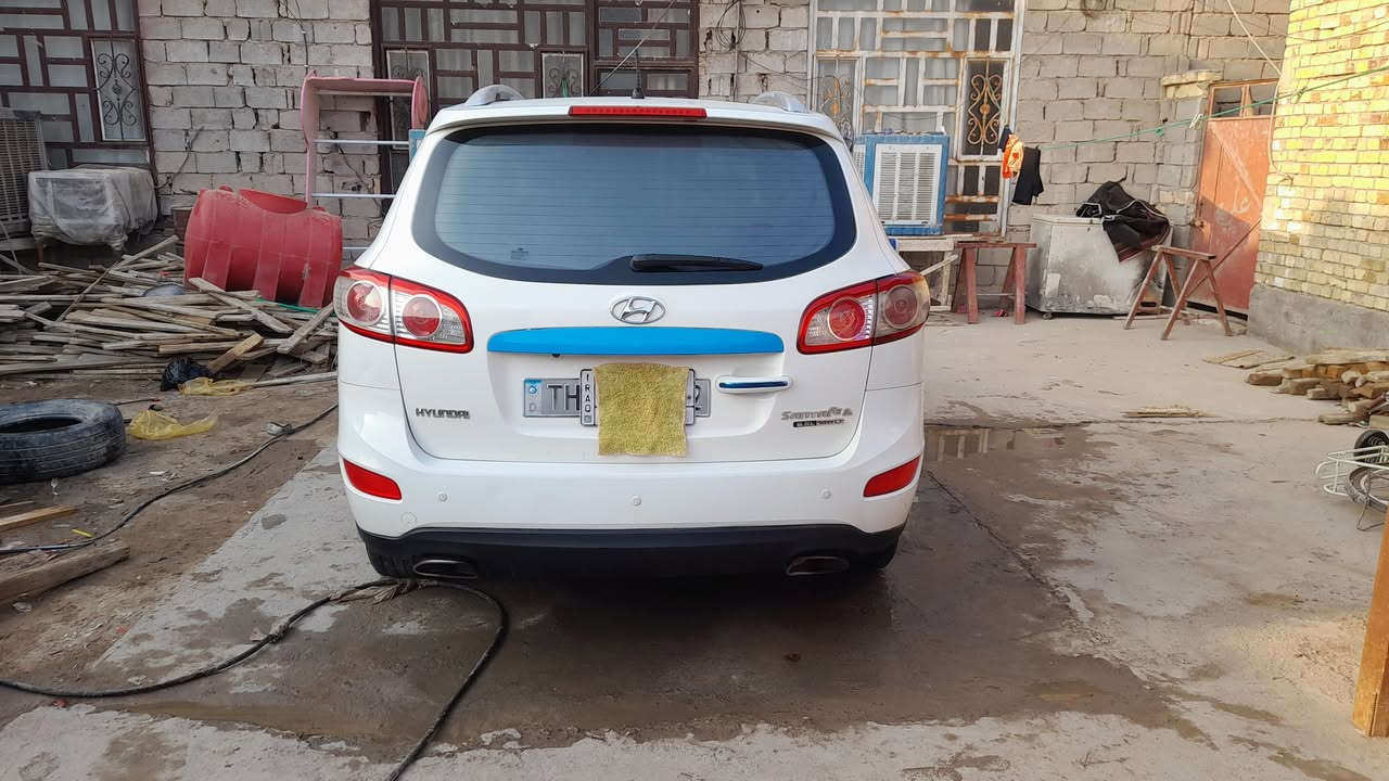 السلام عليكم 
بيع مستعجل لغرض البناء 
وجوه السوك 
سنتافي للبيع موديل ٢٠١٠
٦سلندر
٧راكب
٣قطع تبريد 
بيها قطعتين بنيد مبدل وقبق الجنطه مصبوغ والباقي مكفول سياره نضيفه كلش صدر امامي وخلفي صار 6اشهر من سويته نفض كلف ٧٠٠الف ومنضومه تبريد جديدة كلفت ٥٠٠الف تايرات جدد سياره متعوب عليها بلعافية ع الياخذها مكينه وگير مكفولات 
رقم بابل 
ومكاني بابل الحمزة الغربي 
سعرها 140وبيها مجال 
رقم الهاتف ***********
