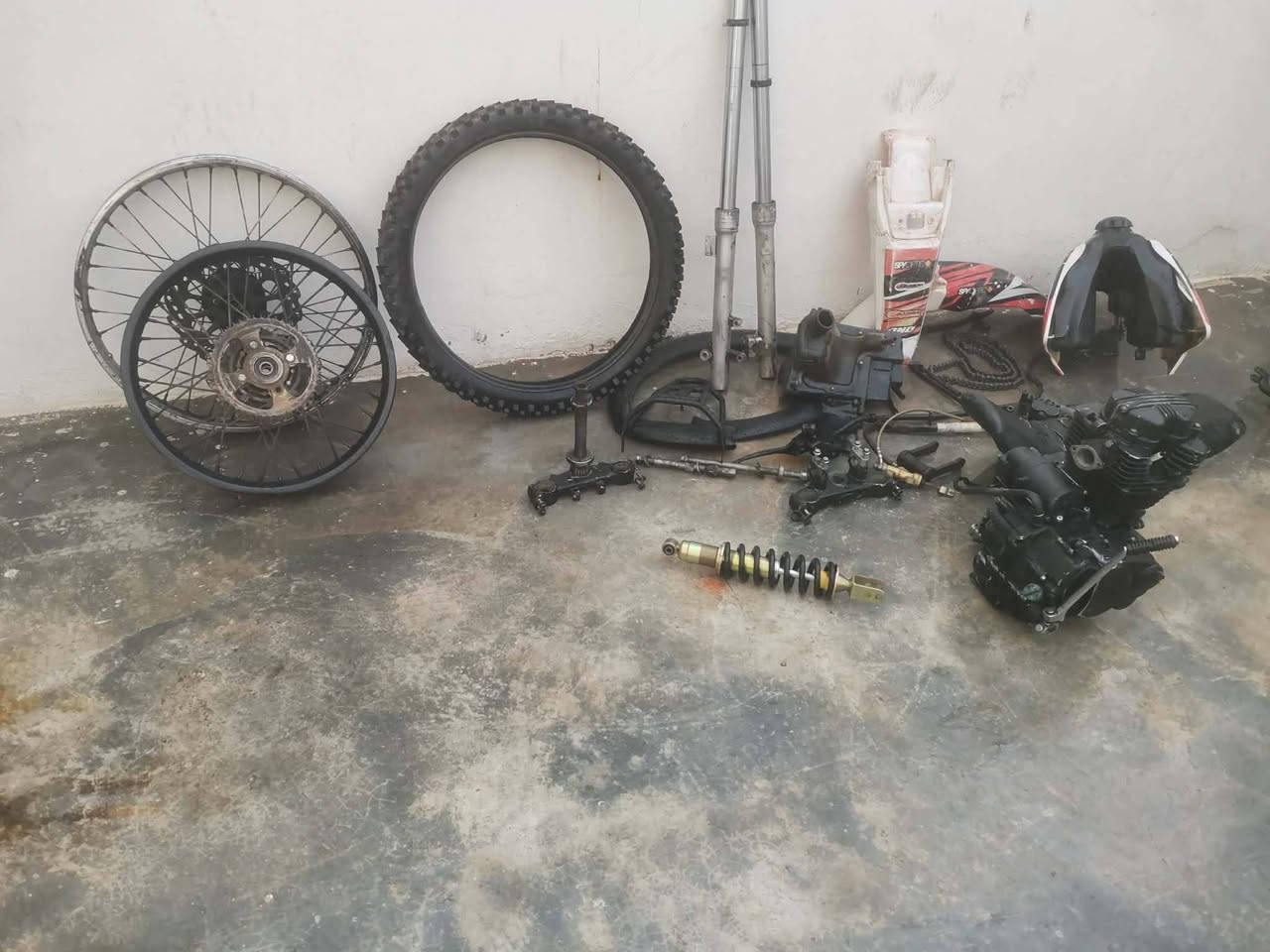 للبیع غراض ماطور قفاز تایر لوك ویل امامی خلفی محرك كویار دبل لوك كامل


**إذا كنت صاحب هذا الإعلان وتريد حذفه لأي سبب، رجاءا أرسل رسالة إلى الدعم الفني**