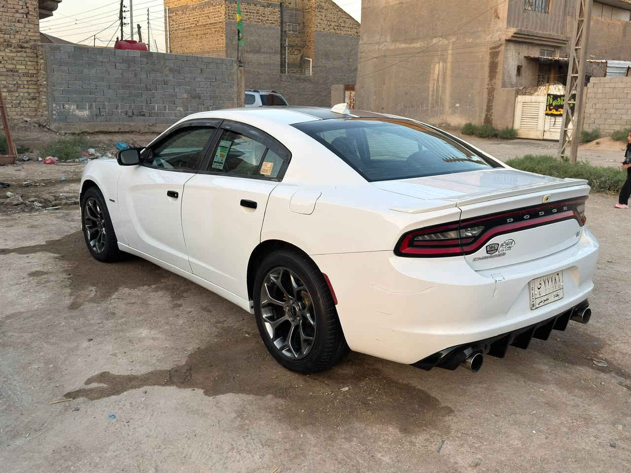 السلام عليكم جارجر ارتي موديل 2016 امريكي. بجم حوض شواصي الغود كفاله.  بيها بس القماره  بيها تعمير  والصور الحادث مرفقه  سياره جاهزه كير مكينه حداده بلشرط تخم تاير جديد هسه مشدود  باتري جديد  حداده امامي خلفي هسه منفوضه  ونصبتها اتخبل  وتراي زيرو  حته حجر بيئه  موجود موصفات معروفه شاشه جبيره سستم صوت  تشغيل عن بعد وهاي السوالف   رقم بغداد تحويل ثاني يوم. البيع او امراوس  سعرها ١٣٨ وبيها شي بسيط   رقمي *********** مكاني حله ابو غرق

