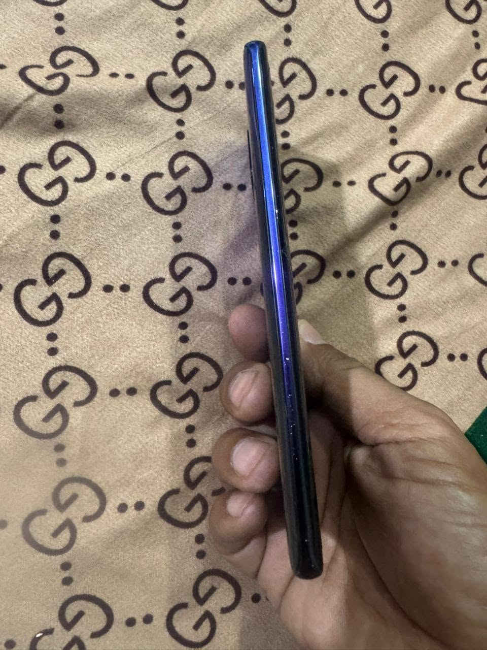 السلام عليكم جهاز هونر ٢٠ برو بيه كسور قليله مامأثر عل لمس جهاز مواصفاته قويه مركز ناصريه قرب سجن الاصلاحي ***********
