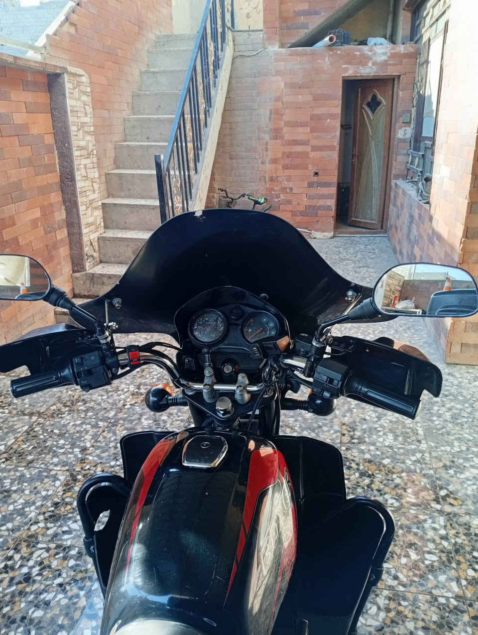 السلام عليكم بوكسر موديل2022جبلي كفالة عامة رقم و سنوية ب اسمي شرط تحويل ب 2550 و بيها مجال مكاني بغدادد***********
