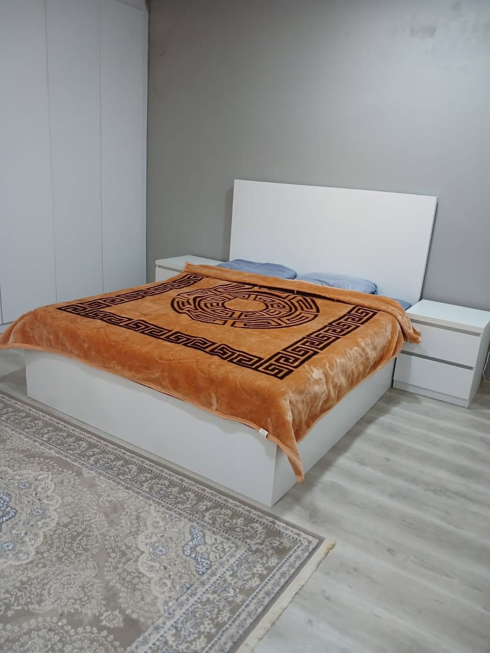 السلام عليكم
بيت للبيع منطقه رابرين مجمع كوباني ستي 
  مساحة 150 متر
غرفتين نوم
استقبال 
البيت موثث كامل مواصفات
السعر 6 دفترو25 ورقة بي مجال
للاستفسار 
***********
***********
