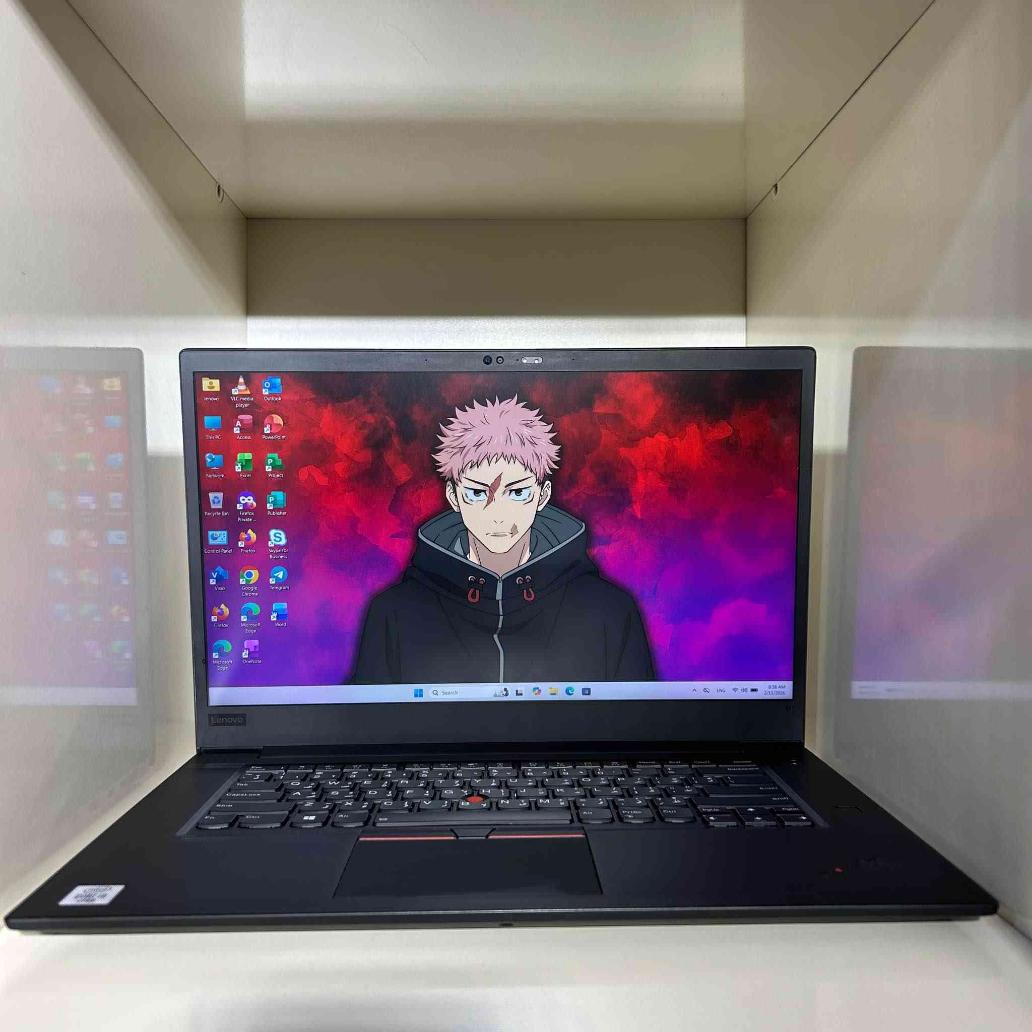 ‏🔥 Lenovo ThinkPad P1 Gen 3 | قوة احترافية بهيكل فخم 🔥

إذا تريد لابتوب نخبة يجمع بين الأداء العالي، المتانة، والتصميم الخفيف…
ThinkPad P1 Gen 3 معمول للي يشتغل شغل ثقيل بدون تنازلات 💼⚡

⸻

🧱 الهيكل:
 • هيكل فاخر مصنوع من Carbon Fiber + Magnesium
خفيف، قوي، ومقاوم للاستخدام القاسي (فئة ThinkPad الاحترافية)

⸻

⚙️ المواصفات التقنية:
 • 🔹 المعالج: Intel Core i9 الجيل العاشر H
10885H | سرعة 2.4GHz
8 أنوية – 16 خيط معالجة
 • 🔹 الرام: 16GB DDR4
 • 🔹 التخزين: 512GB NVMe SSD (أداء فائق السرعة)
 • 🔹 كرت الشاشة الداخلي: Intel UHD Graphics 630 (حتى 8GB)
 • 🔹 كرت الشاشة الخارجي: NVIDIA Quadro T2000 MAX-Q
4GB مخصص – مثالي للتصميم، المونتاج، والرندر

⸻

🖥️ الشاشة والصوت:
 • 🔹 شاشة 15.6 إنچ FHD بحواف نحيفة – تجربة مشاهدة أنيقة
 • 🔹 صوت بتقنية Dolby Atmos
صوت محيطي نقي وواضح للميديا والعمل

⸻

🚀 تقنيات حديثة:
 • ✔️ Wi-Fi 6 (إنترنت أسرع وثبات أعلى)
‎ • ✔️ بصمة إصبع للحماية
 • ✔️ Windows 11 Pro – آخر إصدار 25H2

⸻

🔌 المنافذ:
 • منفذ طاقة
‏ • HDMI
‏ • 2 × USB A
 • منفذ سماعات 3.5mm
‏ • 2 × Type-C Thunderbolt ⚡

⸻

🎁 الهدايا المرفقة:
 • 🧳 حقيبه
 • 🔌 شاحن
 • 🖱️ ماوس واير ضوئي
 • 🖤 ماوس باد Razer
 • 🎧 سماعات أذن
 • 📱 ستاند هاتف

⸻

🚚 التوصيل والضمان:
 • ✅ توصيل مجاني لكل العراق
 • ✅ ضمان 7 أيام – استبدال فوري
 • 📦 الجهاز يوصلكم داخل بكج مغلّف ومحمي بعناية

⸻

💰 السعر:

950,000 دينار عراقي

‏ThinkPad مو مجرد لابتوب…
هذا أداة عمل احترافية للي يريد يعتمد عليها سنوات 👑 بغداد, العراق


**إذا كنت صاحب هذا الإعلان وتريد حذفه لأي سبب، رجاءا أرسل رسالة إلى الدعم الفني**