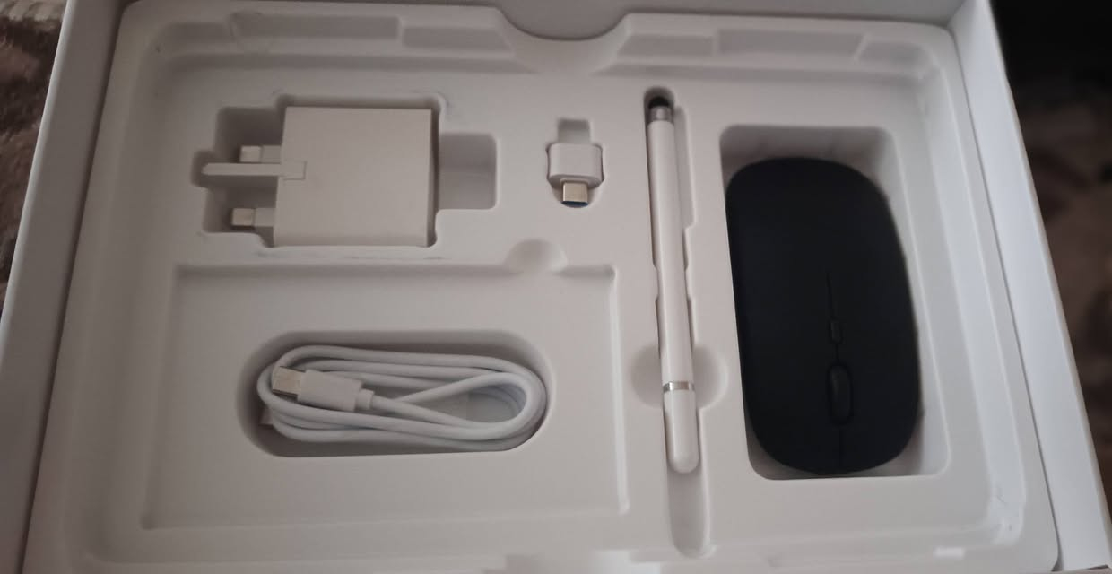 سلام عليكم ايباد TAB J14 صيني جديد ما مستخدم كامل ملحقاته تواصل عل رقم ***********
