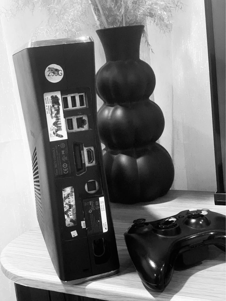 XBOX 360 
250 GB
پاکە بێ کێشەیە  
 هەولێر….  ١٢٥ هەزار أربيل, العراق


**إذا كنت صاحب هذا الإعلان وتريد حذفه لأي سبب، رجاءا أرسل رسالة إلى الدعم الفني**