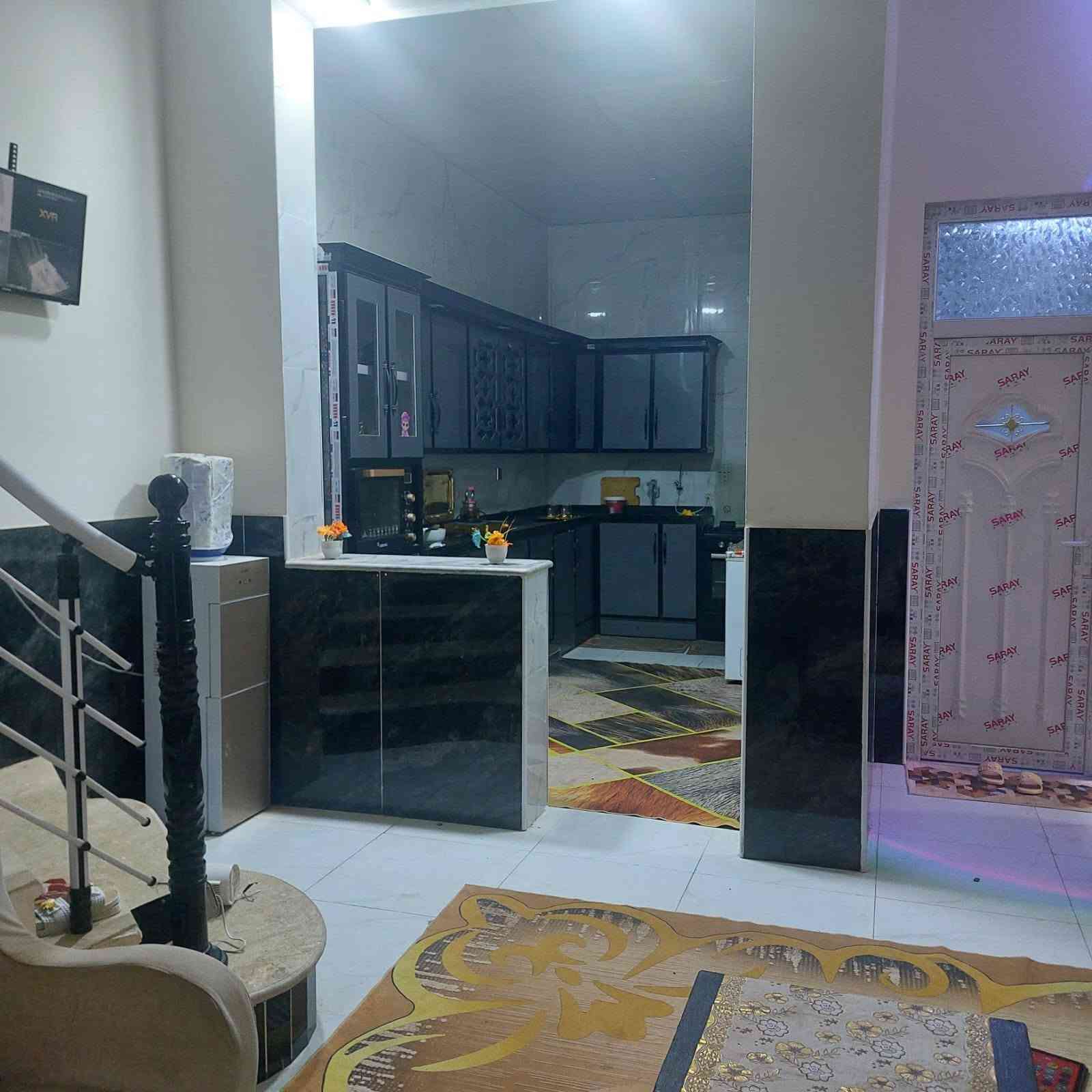 بيت لل ايجار مساحته 200 ايجار 200 اريد عائله كون بل زايد 5 نفرات البيت جديد وممسكون وبحكم اني خارج العراق عرضته لل ايجار موقعه حي اور بضهر هيئة الحج والعمره للتواصل واتساب ***********
البيت طابقين
