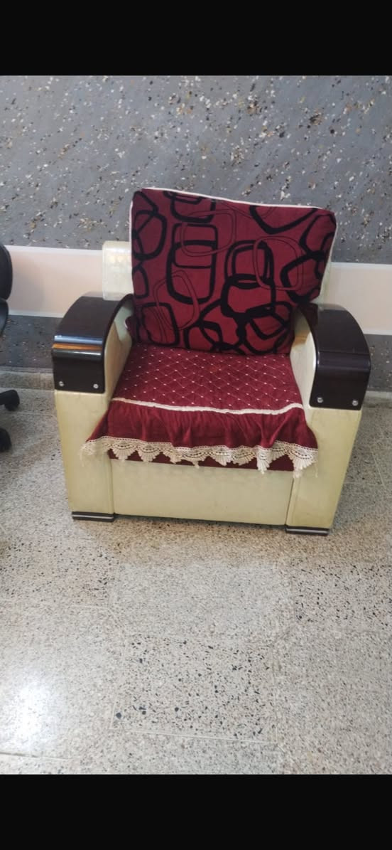 تخم جلد اصلي ١٠ مقاعد بدون اي عيب  مع ٤ ابوام جد. صاج اصلي مع فرن مع جهاز بخار وتنضيف متنوع صالون مع جرابي ٢ مكانهن رمادي


**إذا كنت صاحب هذا الإعلان وتريد حذفه لأي سبب، رجاءا أرسل رسالة إلى الدعم الفني**