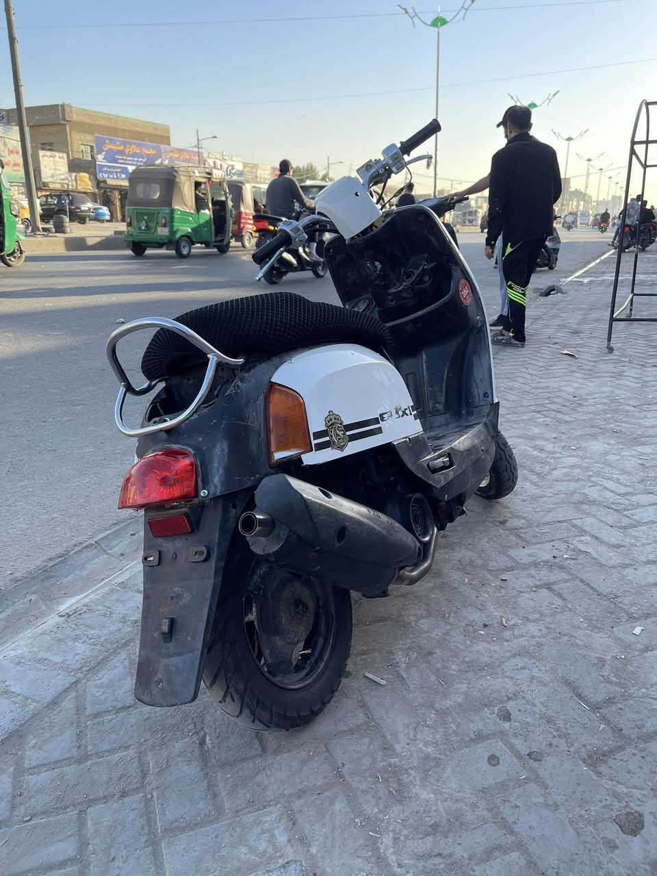 سلام عليكم دراجه بوليس البيع بيه صوت اكلجات او دبلات اماميه تعبنات شويه مكينه حلوه شلعه بوشه ٥٥دراجه حله من الصور مكاني مدينه الصدر السعر ٣٧٥او بيه مجال رقم التصال ***********
