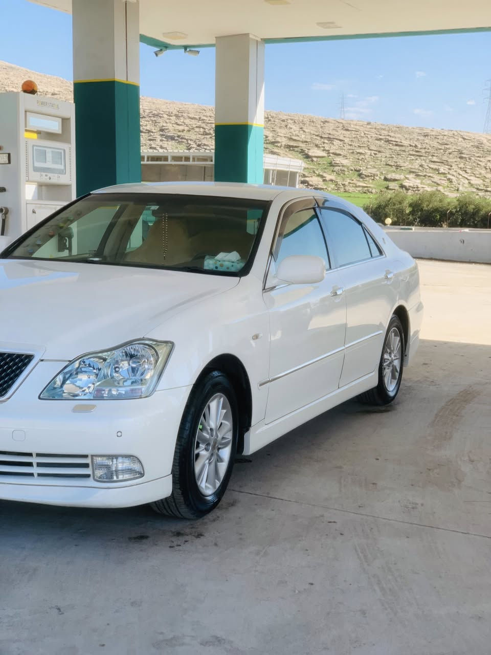 سەرەتا بە ناوی خوای گەورە 
سلاو لە ئەدمین
شاهینە براوە 
٢٠٠٥ کامل مەسرەف 
١٨٢ بی دوکەل
١٣٨ km
ناوزەرد دووگمە
کامیرە
بیلات سپۆرتی یابانە چوار تاییەو ویلی لۆکی لەسەرە
ژم***********ل
