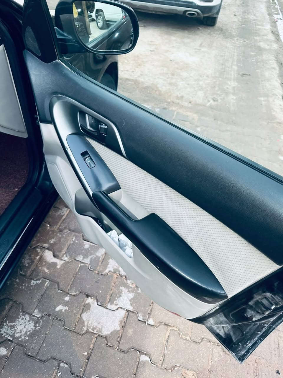 السلام عليكم
 سراتو مديل2011للبيع 
كفاله عامه من الضربه 
فقط صبغ بسبب الجراد
السياره فول مواصفات 
فتحت سقف 
حساس خلفي
 كامرا خلفيه
 رقم شمالي 
ماشيه 80
السياره جاهزه ع اخر اخر حبايه 
الفحص موجود ويه المنشور
تجي تفحص وتشوف بيعنك وتقتنع وانا خادم
العنوان:البصره ابو الخصيب
السعر:85وبيها مجال


**إذا كنت صاحب هذا الإعلان وتريد حذفه لأي سبب، رجاءا أرسل رسالة إلى الدعم الفني**