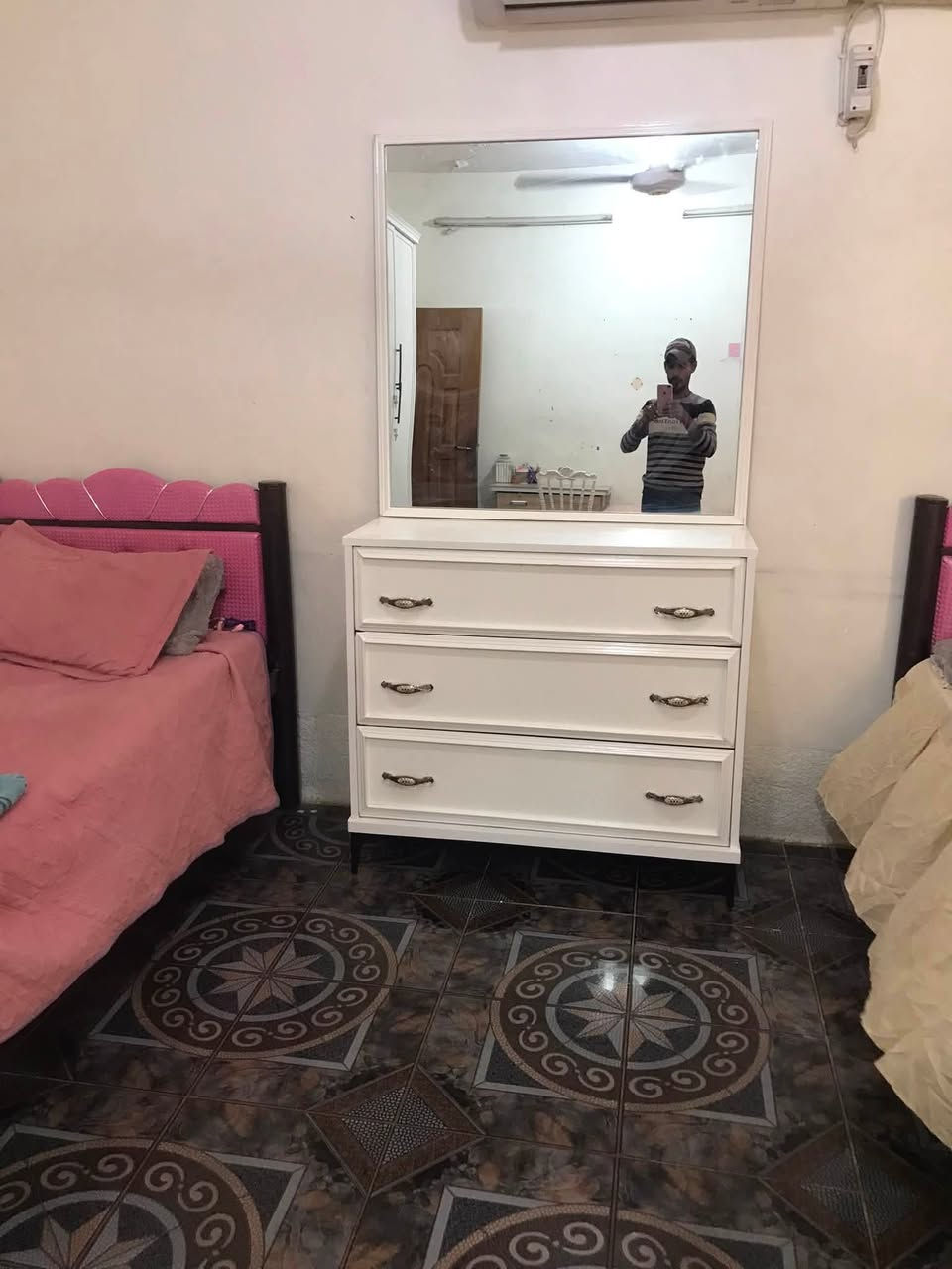 شغل نجاره تفصال حسب طلب زبون احدث لمديلات موجوده مكان سماوه مراسله صفحه او تصال ***********
